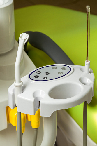 MERCURY 1000 - стоматологическая установка с верхней подачей инструментов